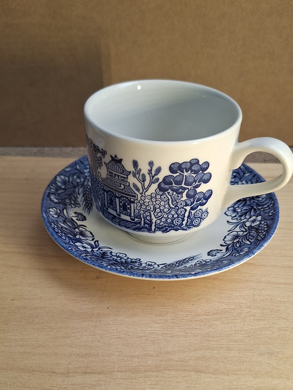 Vintage Churchill Currier & Ives Blue Mill Dam 2 Teacups & 2 Saucers Set England - Picture 5 of 11